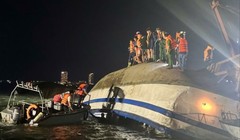 Vụ lật tàu ở vịnh Hạ Long: Giây phút cuối của gia đình 4 người tử vong