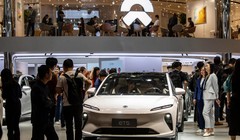 Hãng xe NIO đang làm ăn tốt thì dính vào vụ kiện quốc tế. Ảnh: NYT.