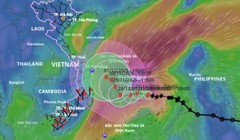 Bão số 15 tăng cấp, miền Trung có nguy cơ mưa lớn