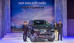 Toyota Fortuner - mẫu xe được giới thiệu mở màn cho năm 2017 (Ảnh: TMV)