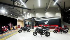 Cửa hàng Honda Moto chính hãng đầu tiên gồm 2 tầng bề thế với tổng diện tích xây dựng lên đến hơn 700 m2