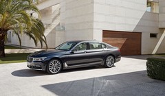 Tới đây, thị trường xe sang tại Việt Nam sẽ tiếp tục có cuộc cạnh tranh mạnh mẽ giữa 2 đối thủ Mercedes-Benz và BMW.