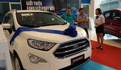 Xe nhập khẩu khan hiếm, các mẫu xe lắp ráp trong nước vẫn là lựa chọn tốt dành cho khách hàng. (Ảnh Ngô Minh) 