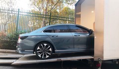 Hai mẫu xe Sedan và SUV của VinFast bất ngờ lộ diện trược giờ G.