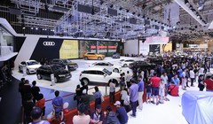 Sự nhộn nhịp tại triển lãm Vietnam Motor Show 2018 vừa qua đã cho thấy thị trường xe cuối năm đang sôi động trở lại.