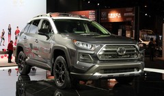 Toyota RAV4 TRD Offroad 2020 giờ trông càng trở nên cá tính và thể thao hơn nhờ vào hàng loạt những chi tiết TRD độc quyền.