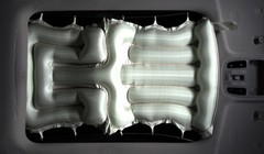 Hyundai đã phát triển thành công túi khí được trang bị ngay trên vị trí cửa sổ trời toàn cảnh.