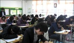 Rút ngắn chương trình đào tạo không phải là buộc sinh viên tăng cường học dồn. Ảnh: Dân Trí