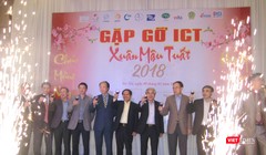 Lãnh đạo các hội, hiệp hội CNTT-TT cùng chúc rượu đầu năm tại chương trình Gặp gỡ ICT Mậu Tuất