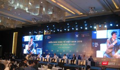 Các diễn giả trong phần giao lưu tại Diễn đàn