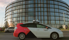 Taxi không người lái do hãng Yandex thực hiện sẽ bắt đầu chạy thử nghiệm tại trung tâm nghiên cứu Skolkovo của Nga từ ngày 15/10. Ảnh: 1fuzz.com
