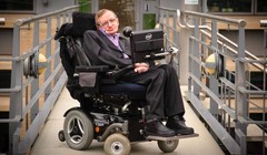 Stephen Hawking và chiếc máy tính "phát ngôn viên" của ông