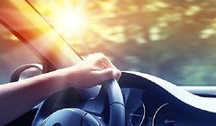 Tia UV vẫn có khả năng xuyên qua kính ô tô.