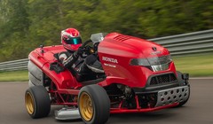 Xe cắt cỏ được "độ" mới này có tên Honda Lawnmower. Ảnh: Honda