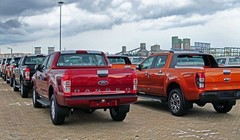 Người Việt bất chấp phí tăng để mua xe bán tải