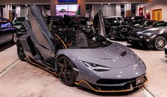 Chiếc Lamborghini Centenario Roadster đang được rao bán giá 4 triệu USD.