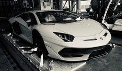 Mẫu xe Lamborghini Aventador SVJ được nhà nhập khẩu cung cấp ảnh