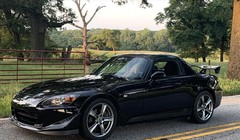 Honda S2000 Club Racer bản Berlina Black hiếm gặp. Ảnh: Carscoops
