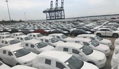 Ô tô nhập khẩu qua cảng Hiệp Phước. Ảnh: T.H
