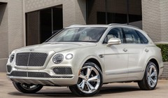 Mẫu SUV mới mà hãng Bentley công bố có ngoại thất giống với “cha đẻ” nó là chiếc Bentley Bentaya. Ảnh: Carbuzz