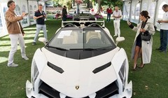 Chiếc Lamborghini Veneno 2014 được bán đấu giá hôm 29.9. Ảnh: AP
