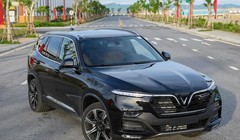 VinFast từ dự định nâng giá Lux SA2.0 thành 2 tỷ vào tháng 9/2019. Ảnh: Minh Quân.