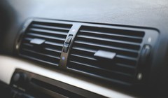 Điều hòa không khí xe ô tô đi kèm với một vài bất lợi. Ảnh: T&T.