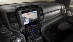 Màn hình gắn liền vào xe có kích thước lớn hơn