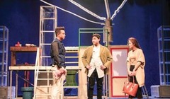 Một cảnh trong vở kịch khoa học giả tưởng "Hoa cúc xanh trên đầm lầy" của cố tác giả Lưu Quang Vũ. 