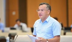 Thứ trưởng Bộ Công an Nguyễn Văn Long báo cáo với Uỷ ban Thường vụ Quốc hội về đề án đấu giá biển số xe ô tô