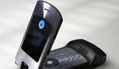 RAZR là điện thoại huyền thoại của Motorola