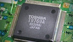 Toshiba phải bán bộ phận sản xuất bộ nhớ lưu trữ