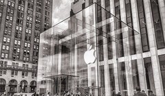 Khối thủy tinh làm nên đặc trưng Apple Store ở Manhattan sẽ bị di dời