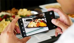 LG V30 vừa được ra mắt vào ngày 31/8 (ảnh: Phone Arena)