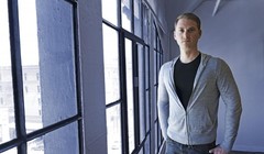 Tim Junio, CEO của Quadium là một cựu nhân viên của CIA