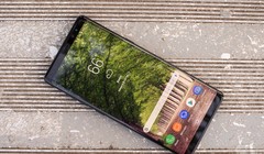 Xu hướng của smartphone ngày nay là viền màn hình rất mỏng (ảnh: Phone Arena)