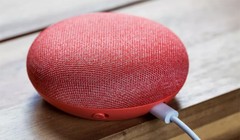 Loa thông minh Home Mini của Google (ảnh: The Verge)