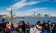 Những người muốn nhập cảnh Mỹ sẽ phải khai báo nhiều thông tin cá nhân hơn (ảnh: New York Times)