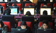 Một quán cafe Internet ở Vũ Hán (ảnh: Reuters)