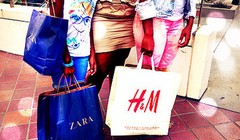 Gương thông minh giúp phụ nữ mua sắm dễ dàng hơn