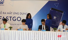 Ông Nguyễn Hữu Tuất, Tổng Giám đốc FastGo (thứ hai từ trái sang) ký thỏa thuận hợp tác với các đối tác PIT, MasterCard và Open99