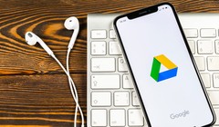 Bạn có thể tìm đến các dịch vụ đám mây như Google Drive, Dropbox để lưu trữ các file (ảnh: Business Insider)
