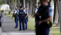 Cảnh sát có mặt tại hiện trường sau khi vụ xả súng xảy ra (ảnh: Variety)