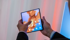 Huawei Mate X (ảnh: Phone Arena)