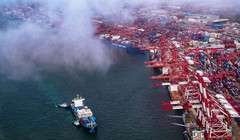 Xung đột thương mại Mỹ - Trung ảnh hưởng tiêu cực tới hoạt động kinh doanh của doanh nghiệp châu Âu (Nguồn: AFP)