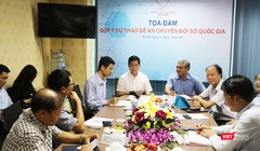 Các đại biểu tham dự tọa đàm góp ý Dự thảo Đề án Chuyển đổi số Quốc gia