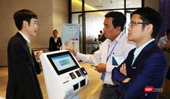 ông Chu Xuân Vinh giới thiệu giải pháo Smart Citizen với những người quan tâm