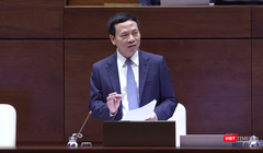ông Nguyễn Mạnh Hùng, Bộ trưởng Bộ Thông tin và Truyền Thông trả lời chất vấn trước Quốc hội ngày 8/11