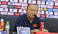 Ông Park Hang-seo trả lời họp báo (ảnh: thethao247)