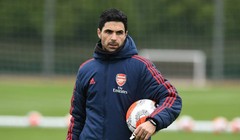 HLV Arteta dương tính với virus Corona